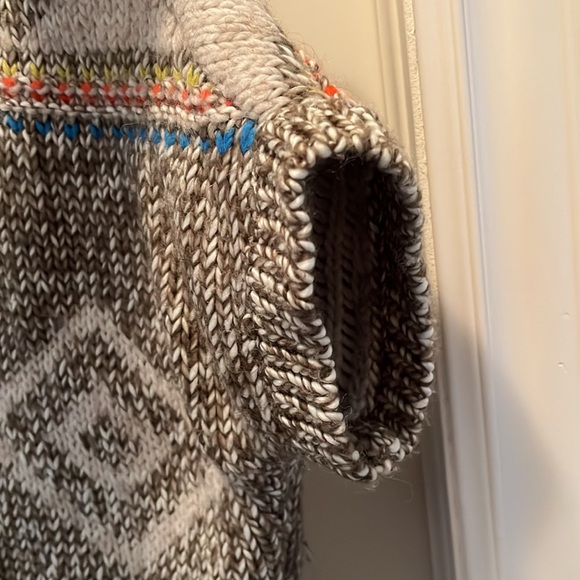 Multi colour American Eagle knitted cardigan. - Picture 3 of 4